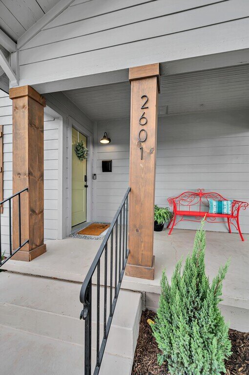 Front porch of this two-bedroom, one-bathroom vacation rental house for five located just 5 minutes from Magnolia, Baylor, and all things downtown Waco.
