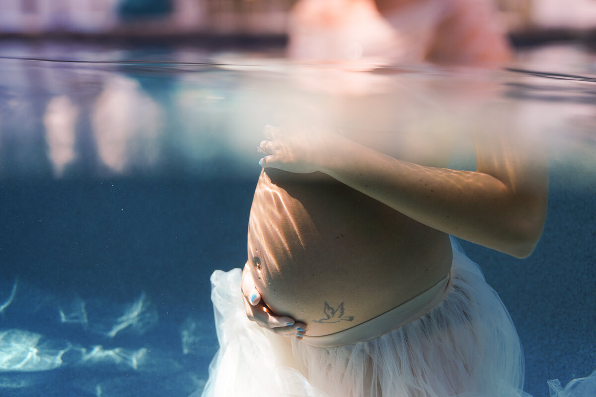 Maternity Photographs in Water