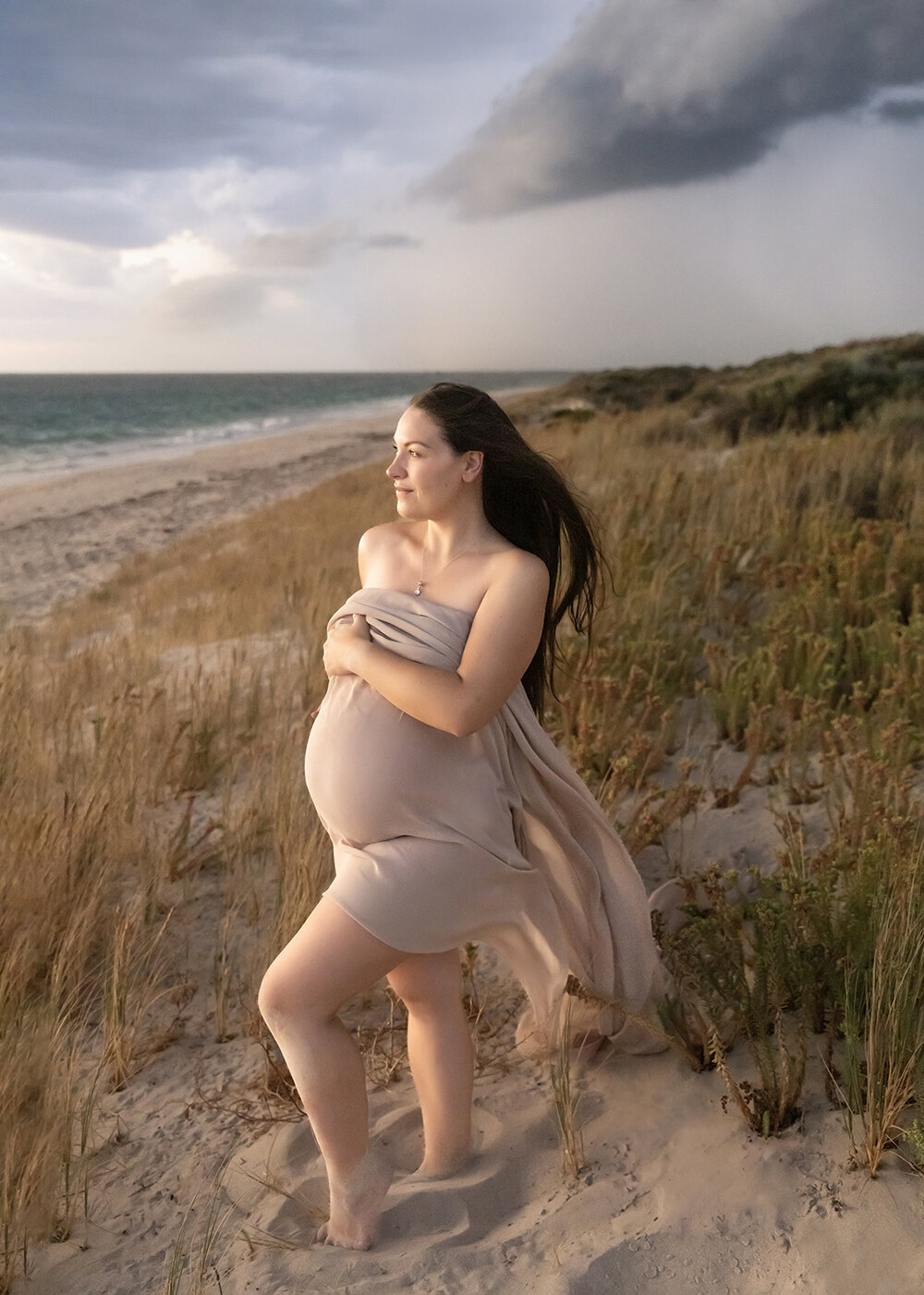 MATERNITY_PREGNANTWOMAN_BEACHSUNSETCLOUDYBEIGECREAMNEUTRAL