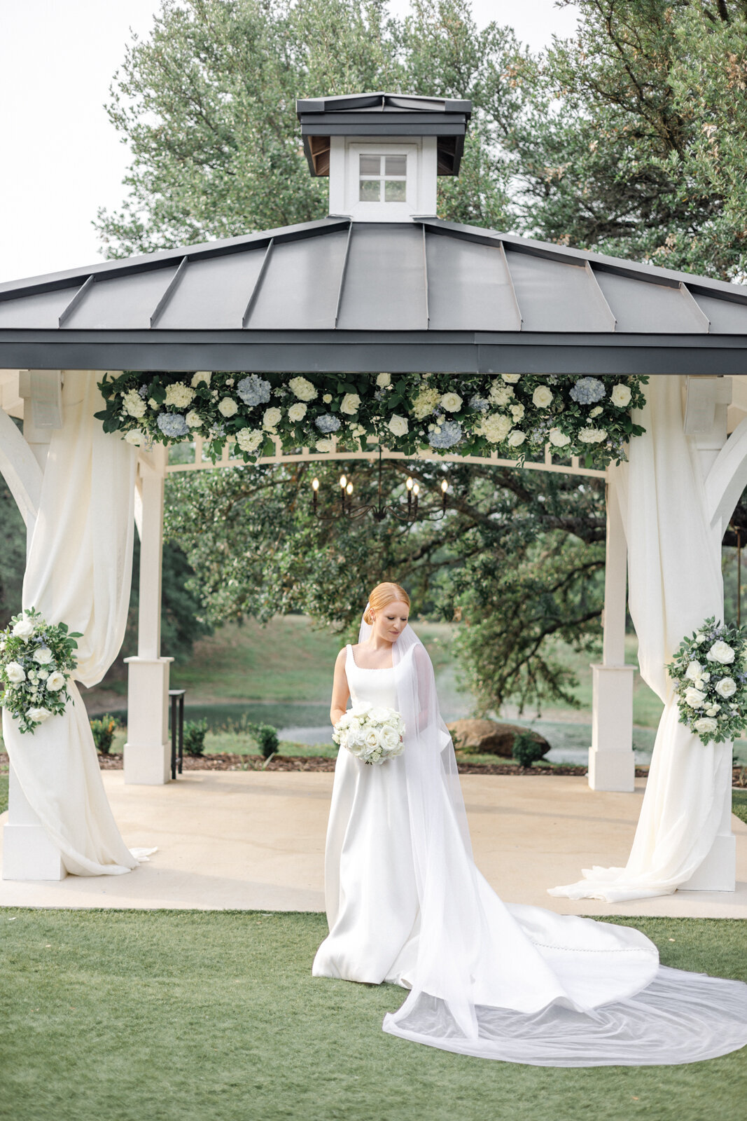 Jessica-Chole-Photography-san-antonio-wedding-photographer-austin-luxury-wedding-photographer-romantic-timeless-classic-photography-kendall-point-wedding-22