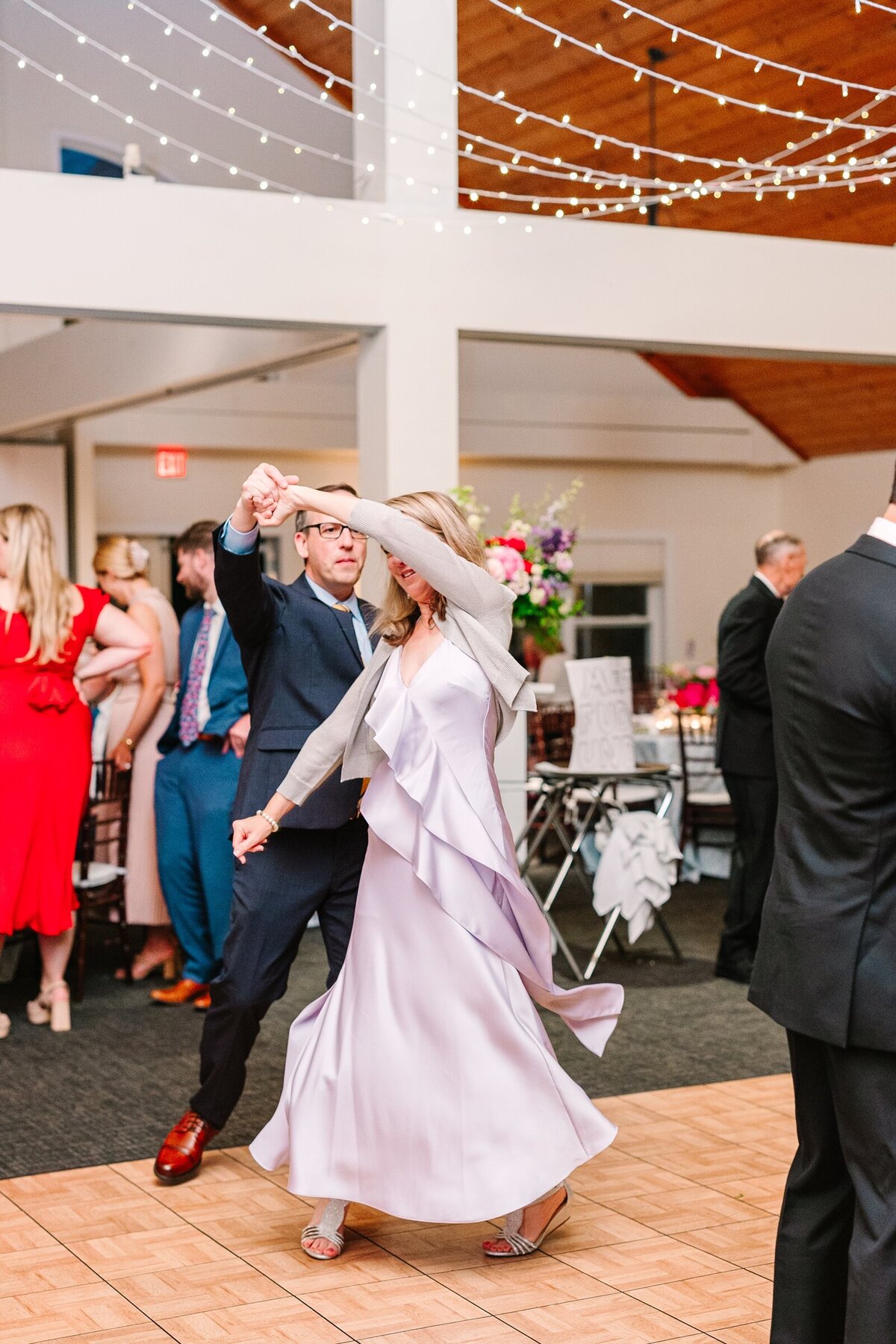 Modern_Black_Tie_Rainy_Summer_Wedding_Spruce_Point_Inn_Maine_Photography_0096
