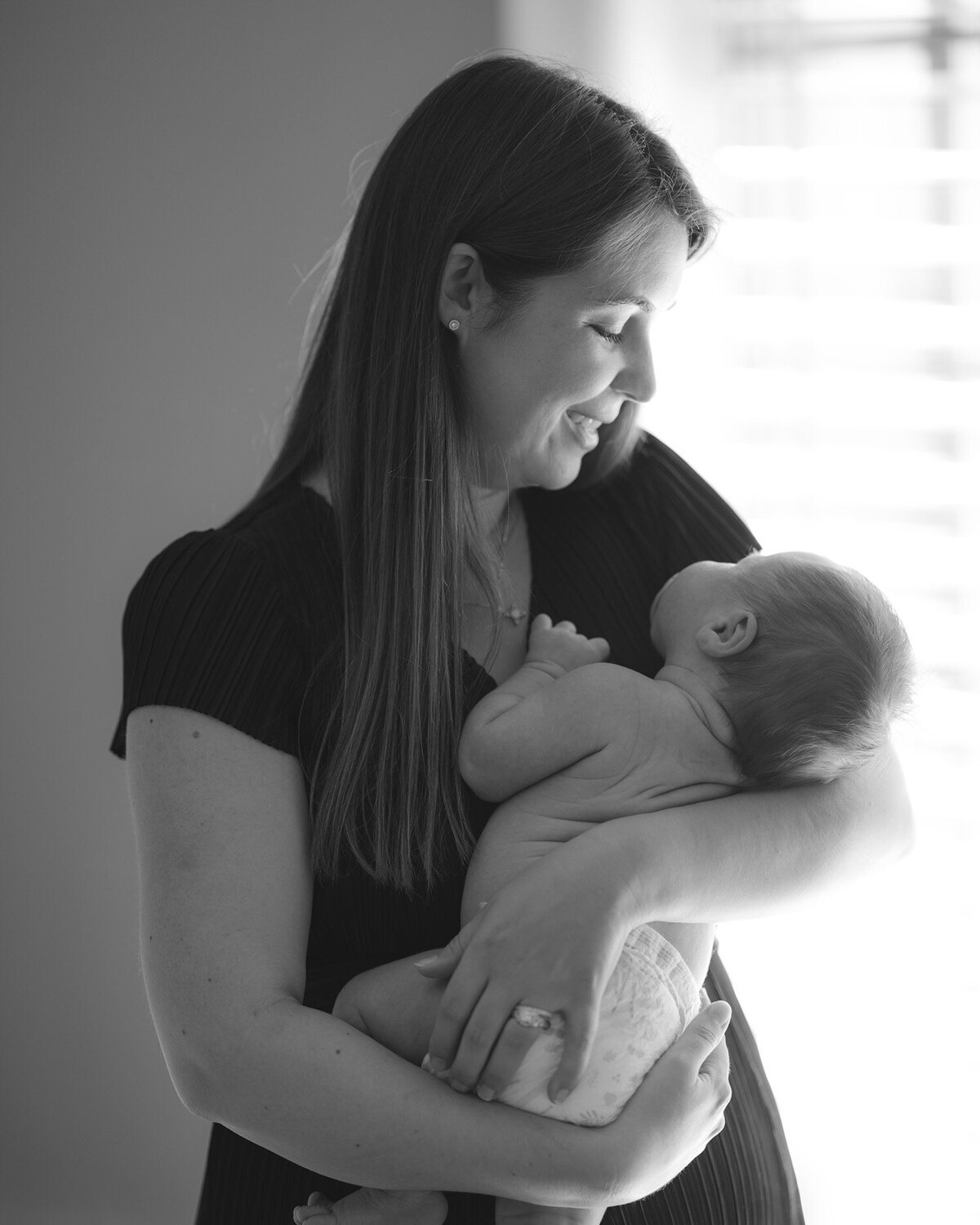 los-altos-newborn-photographer-black-white