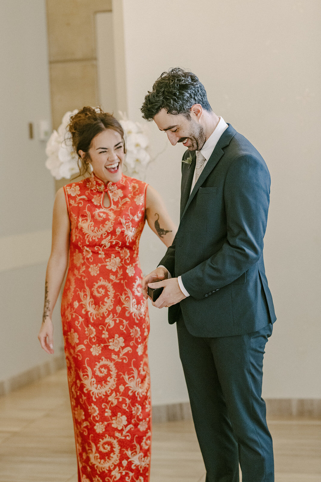 toronto-city-elopement-city-hall-ttc-subway-sugar-beach-fun-romantic-sumer-wedding-2731