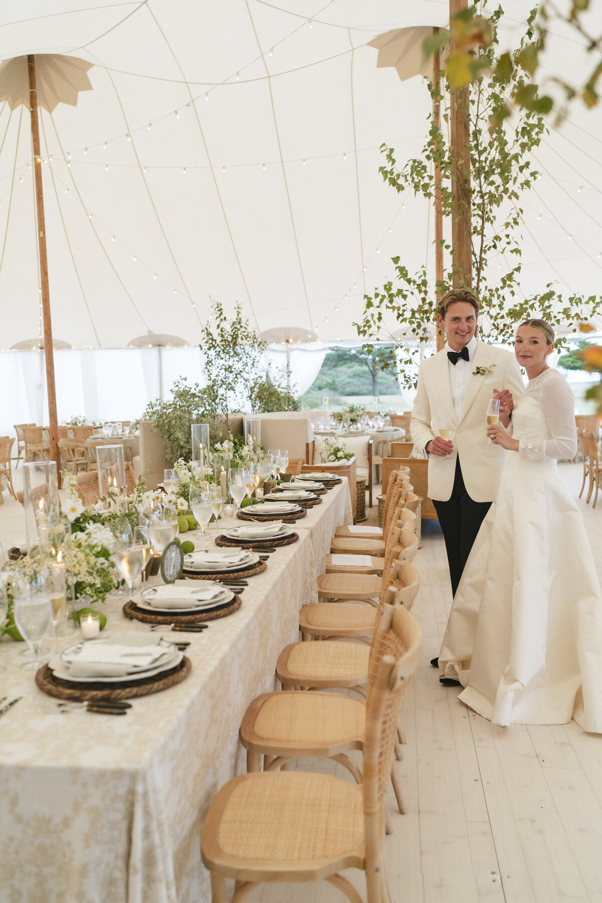 Marthas-vineyard-wedding-planner-kg-events-design-luxury-destination-weddings-private-events-corporate-events-edgartown-ma-event-designer-outdoor-tented-wedding-reception-island-wedding-vogue-wedding-pohogonot-106