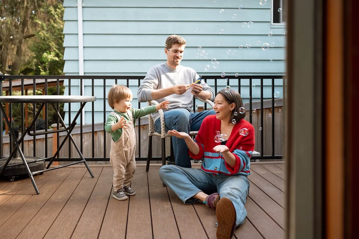 outdoor-seattle-family-photos-shoreline