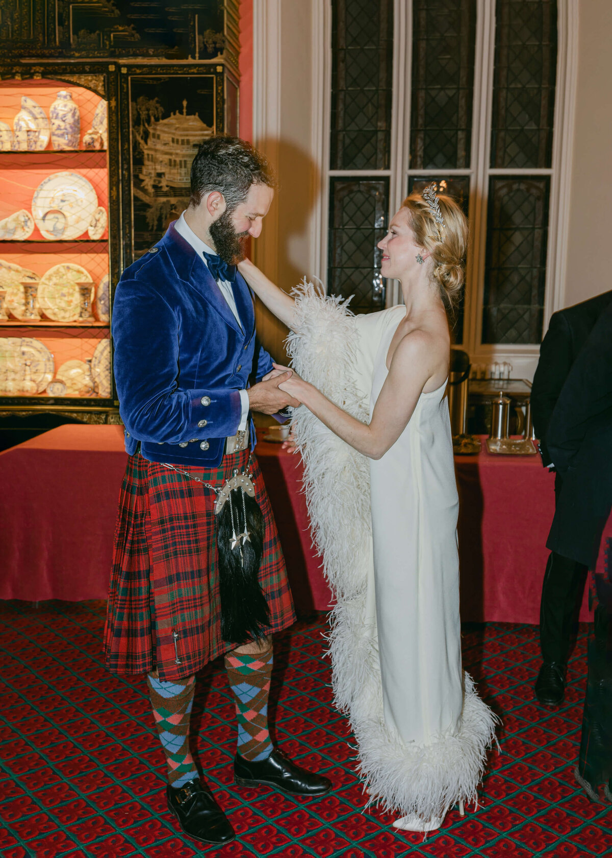 chloe-winstanley-weddings-scotland-taller-marmo-bride