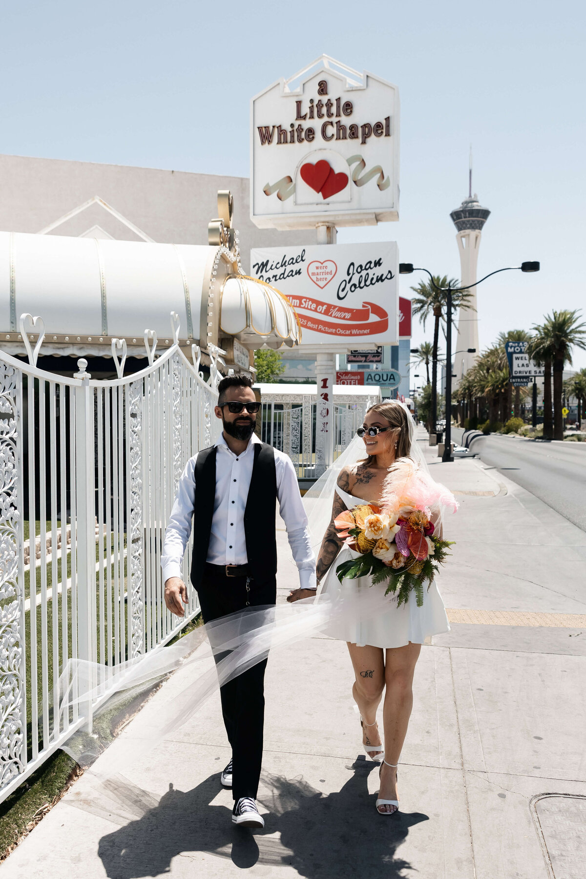 45_riskyexposure_sasha-andy_las-vegas-elopement-photography