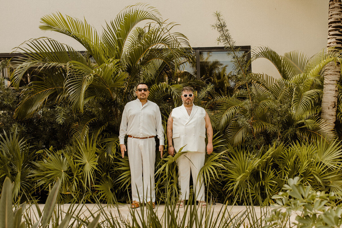 b-mexico-cancun-dreams-natura-resort-queer-lgbtq-wedding-couples-session-artsy-cool-06