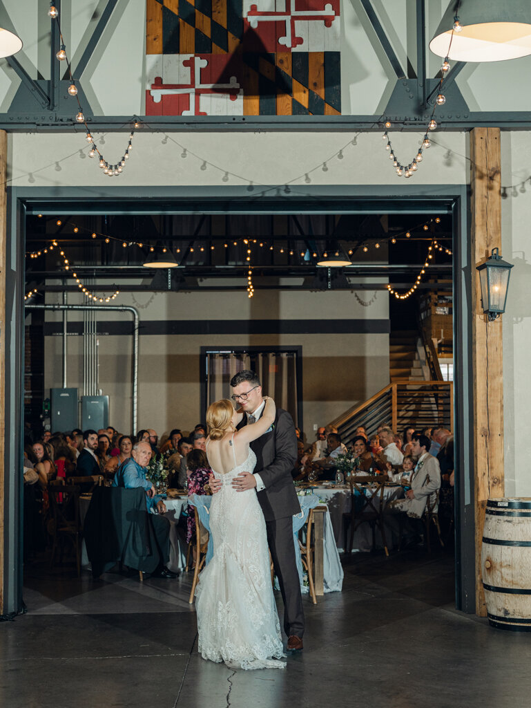 McClintockDistilling-FrederickWeddingPhotographer-BaltimoreWeddingPhotographer-NicoleSimenskyPhotography-50