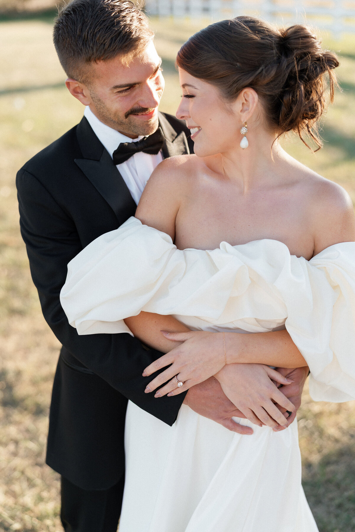 Indiana_Michigan_Wedding Planner_Idaville_Sioux Monti_Barn_Editorial_Bridal Fashion_Outdoor Wedding_Lovers