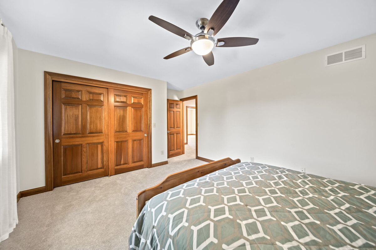 65-web-or-mls-A7407499