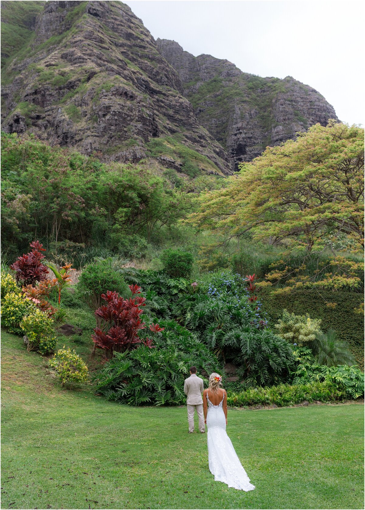 PALIKU-GARDENS-KANEOHE-OAHU-HAWAII-KUALOA-RANCH-WEDDING-12