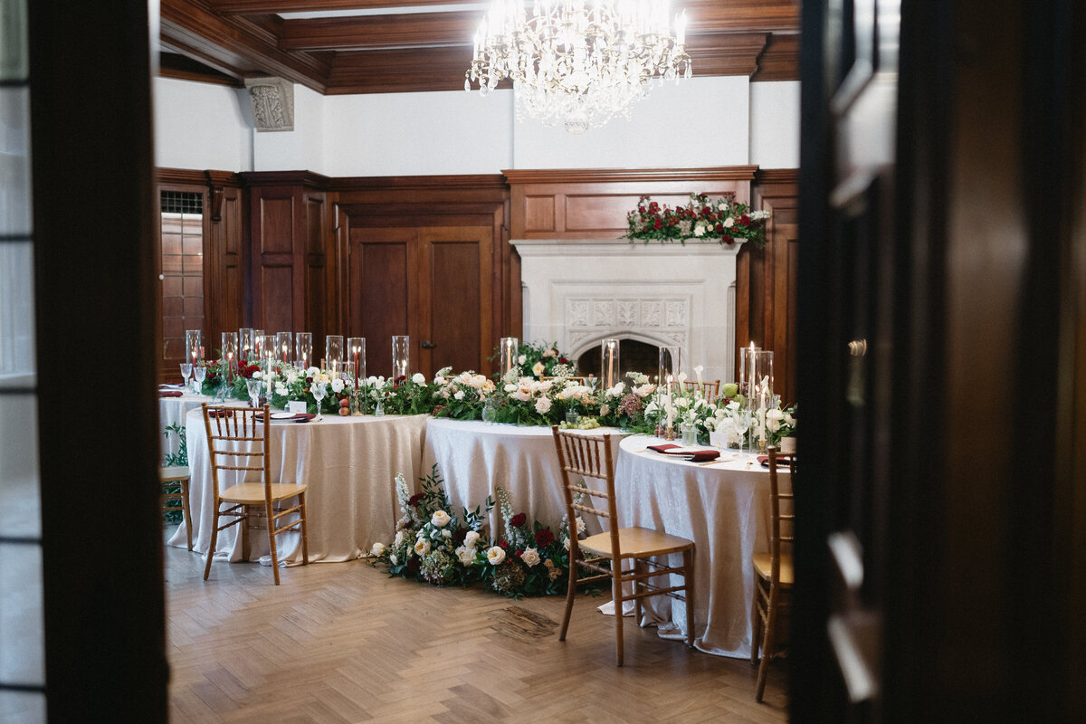 Round Table Floral idea