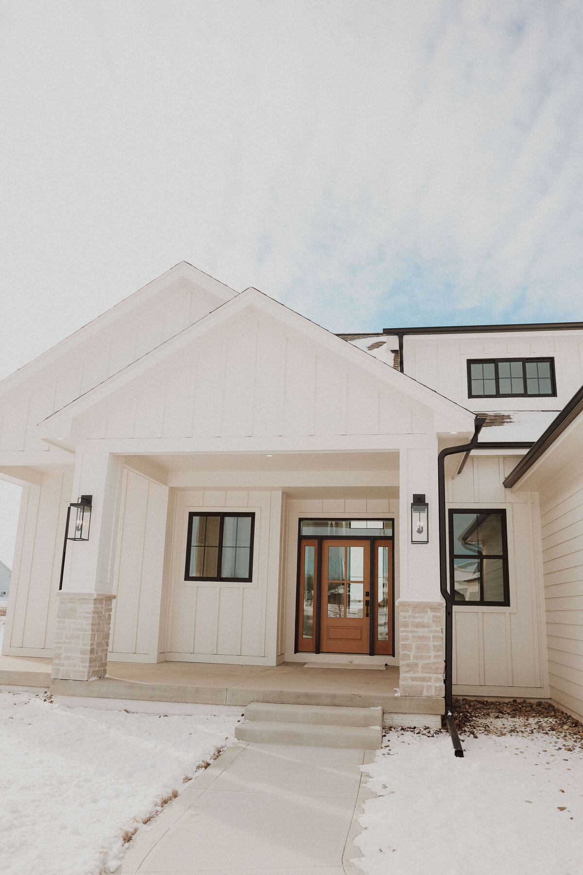 2802-Exterior-Grimes-Central-Iowa-Custom-Home-JRL-Builders-3F1A0299