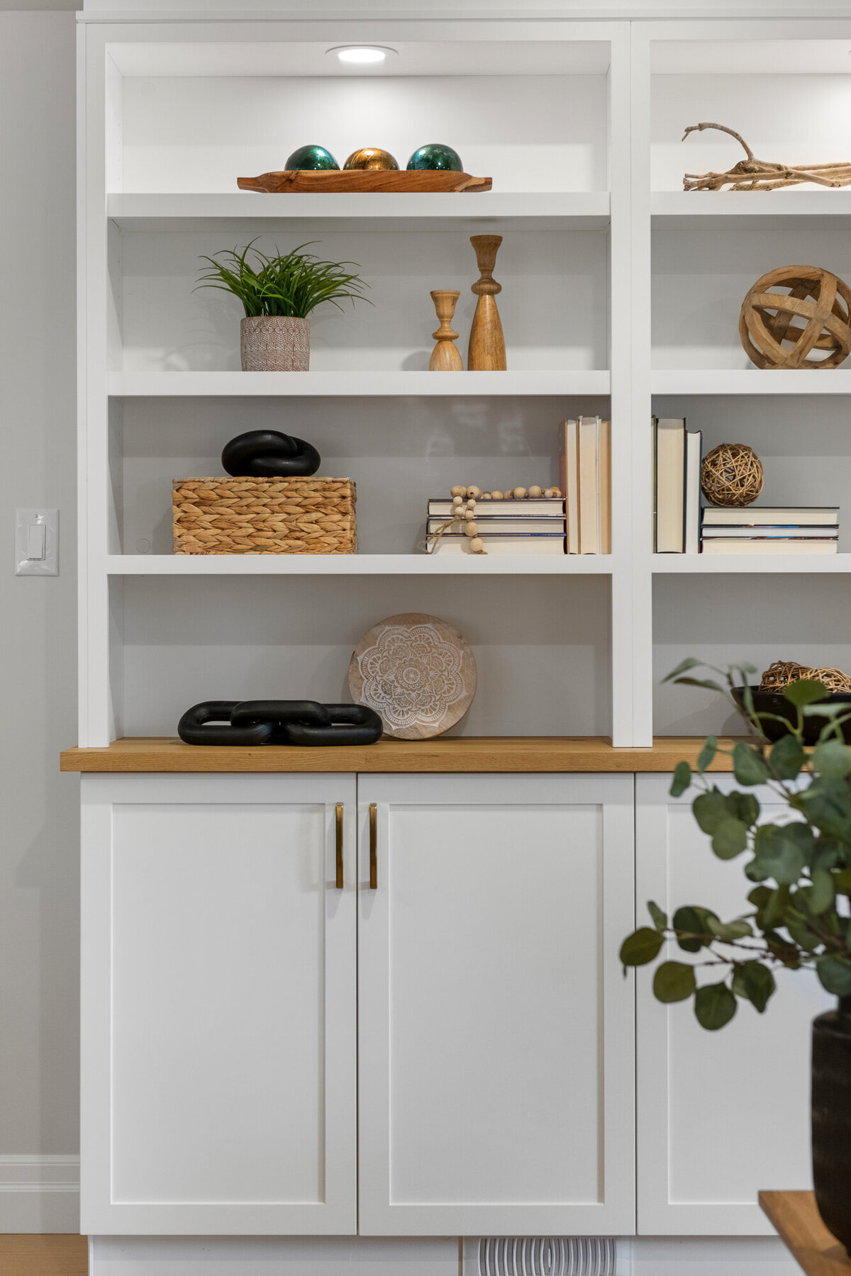 Final image of our ivory marble kitchen and interior design project.