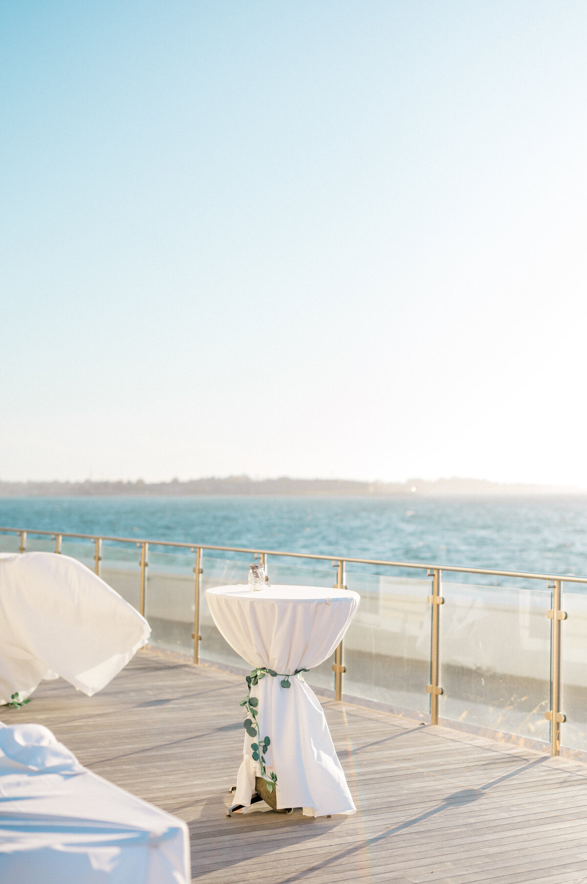 Newport-Harbor-Island-Resort-Wedding42