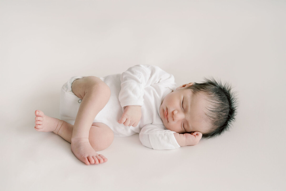 northern-virginia-newborn-photography-studio-simple-lifestyle-photo37