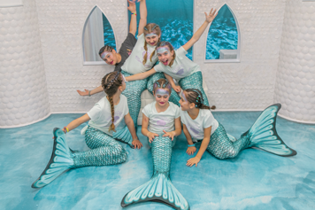 Mermaid-Salon-Party-Pose