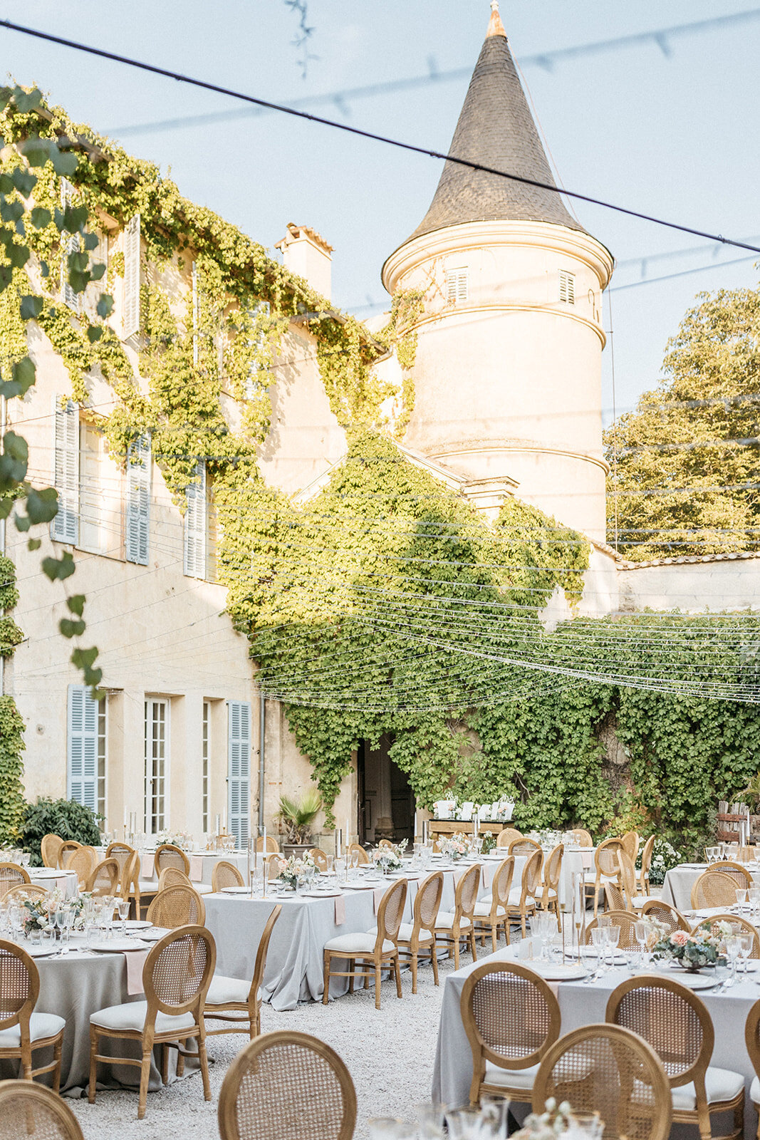Lily Maxx wedding at chateau Robernier in a Monique Lhuillier gown - Veronique Lorre florist23