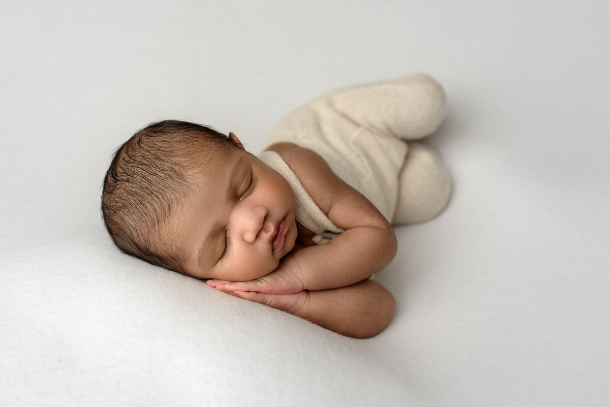 Carmel IN newborn photographer, newborn photography near me, newborn portraits Carmel IndianaLafayette IN newborn photographer, newborn photography near me, newborn portraits Carmel Indiana