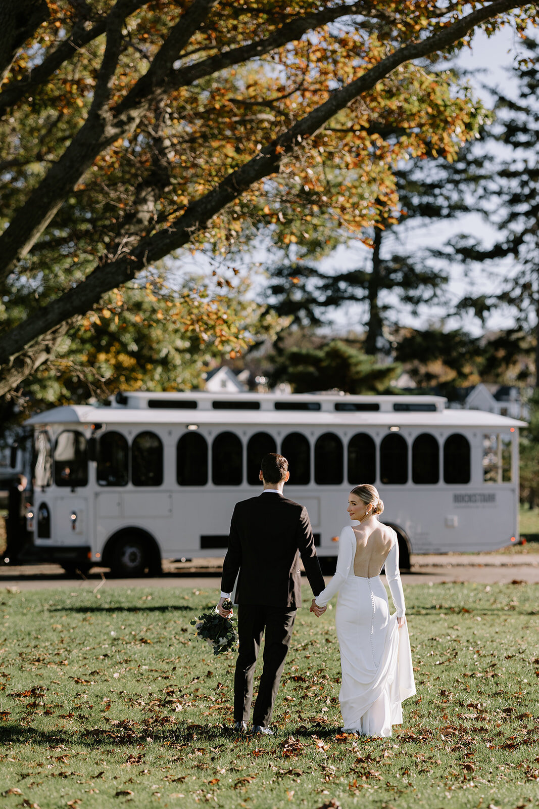 Nina+Brett_IndianPondCountryClub-CouplePhotos-32