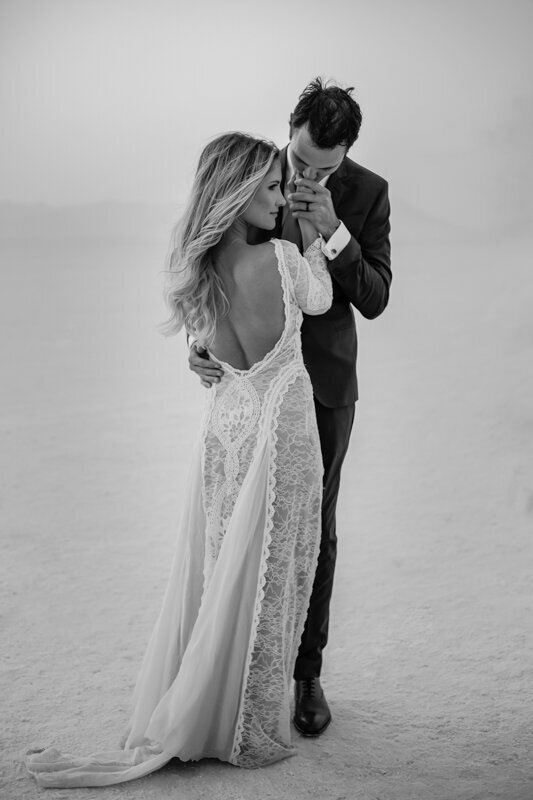 180830_Jenn&BenBridals_BonnevilleSaltFlatsUtah_AnjaJensenPhotography_001-086-2