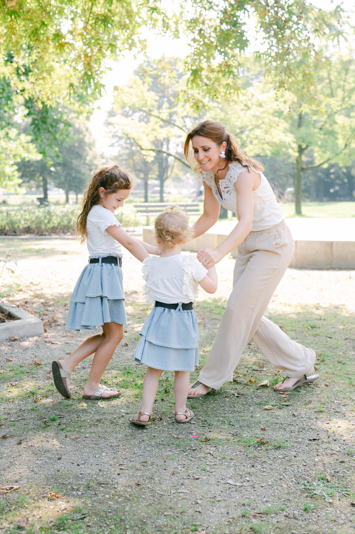Lifestyle familyshoot park EIndhoven moeder met dochters