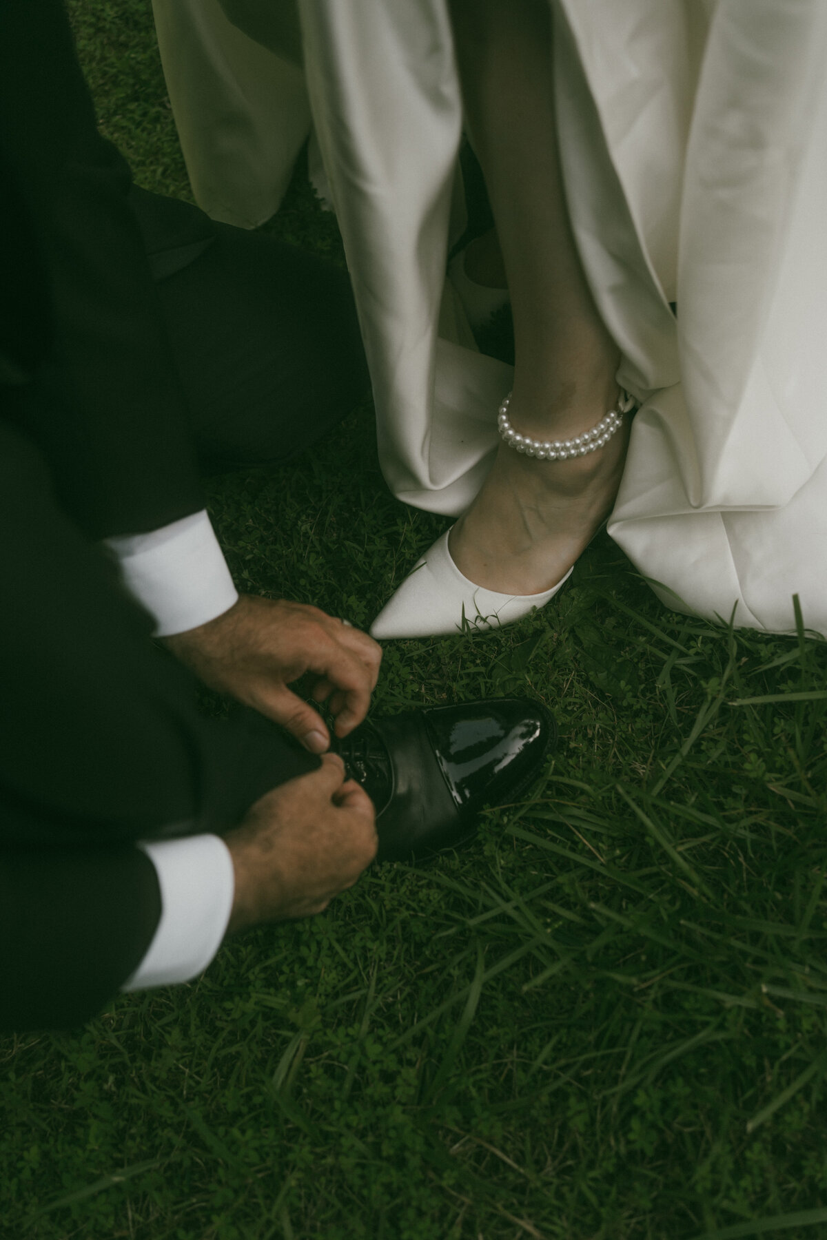 Bride and groom shoe details at a Tennessee wedding.