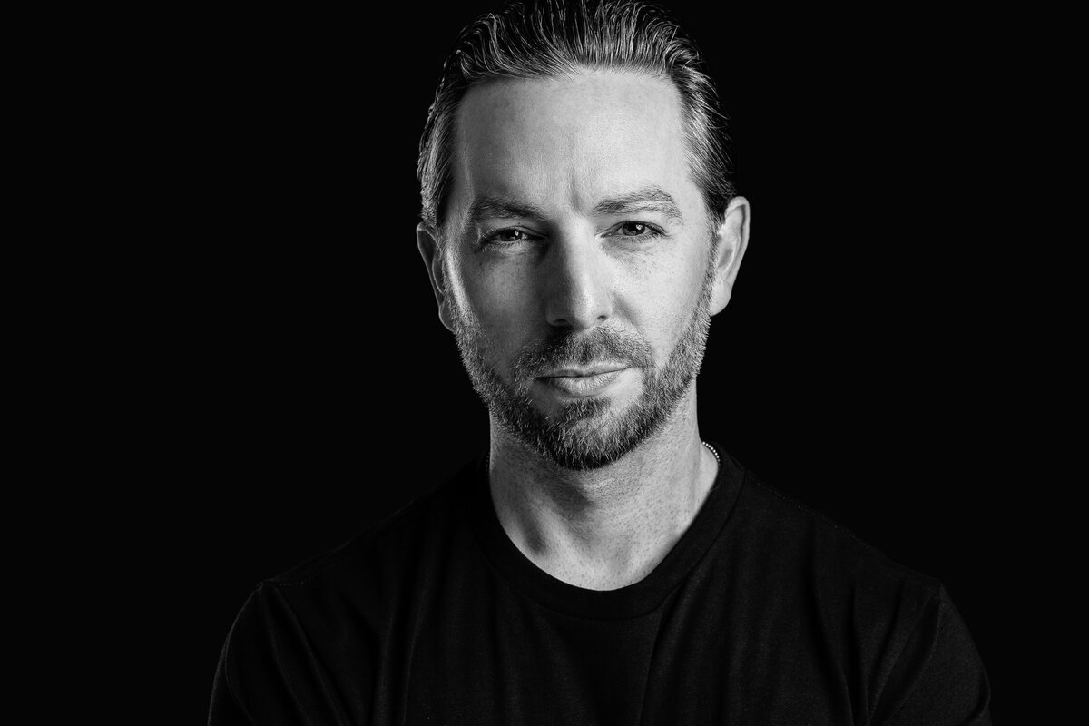 Clean, minimalist modern headshot ideal for entrepreneurs and professionals in Austin, TX.