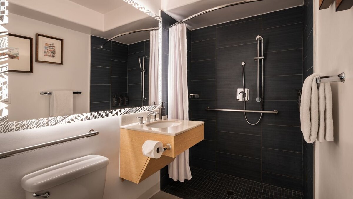 si-lihsk-ada-restroom-17319_Wide-Hor