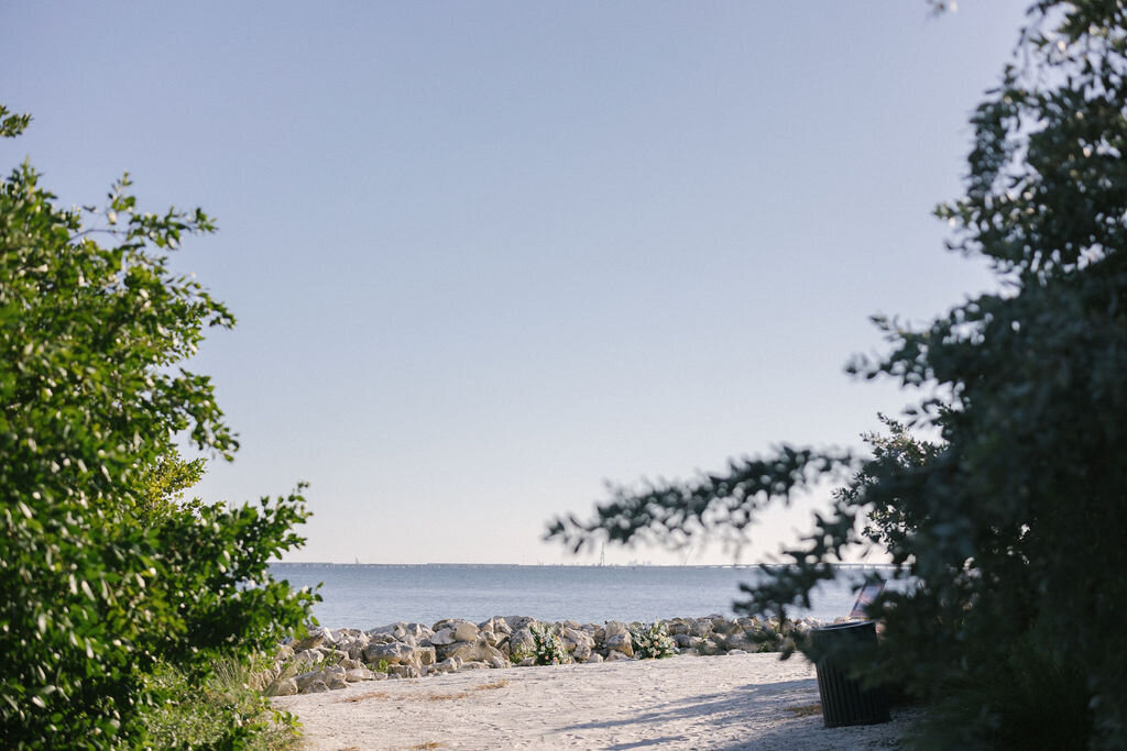 emily-plank-photo-the-current-hotel-florida-elopement-chantilly-chic-celebrations-3