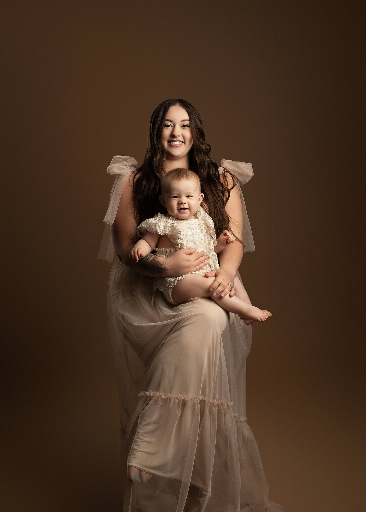 Syracuse photographer, pregnancy, mom, baby, gowns, birthday, cake smash, one year, photoshoot, photography, balloons, pink backdrop, studio