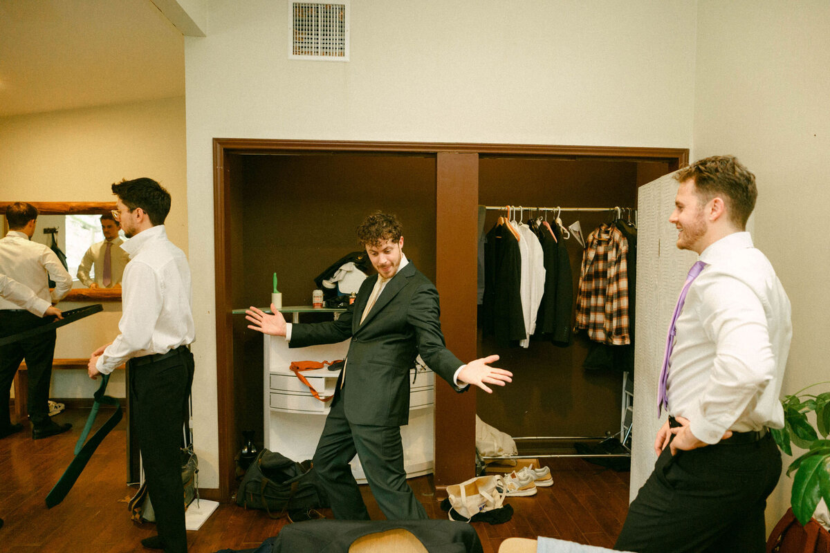 Lindsey&AlexWeddingPhotos_Film_AustinWeddingPhotographer_HereafterFilms_-15