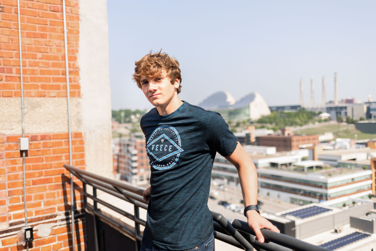 Kansas_City_Senior_Graduate_Photographer-96