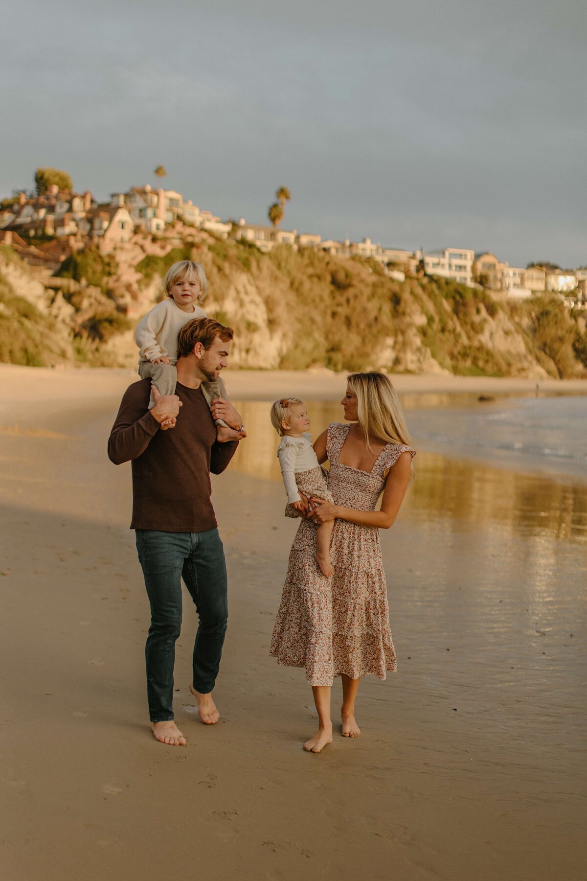 cinematic-golden-hour-family-session-laguna-beach-orange-county-janelle-aloi-4