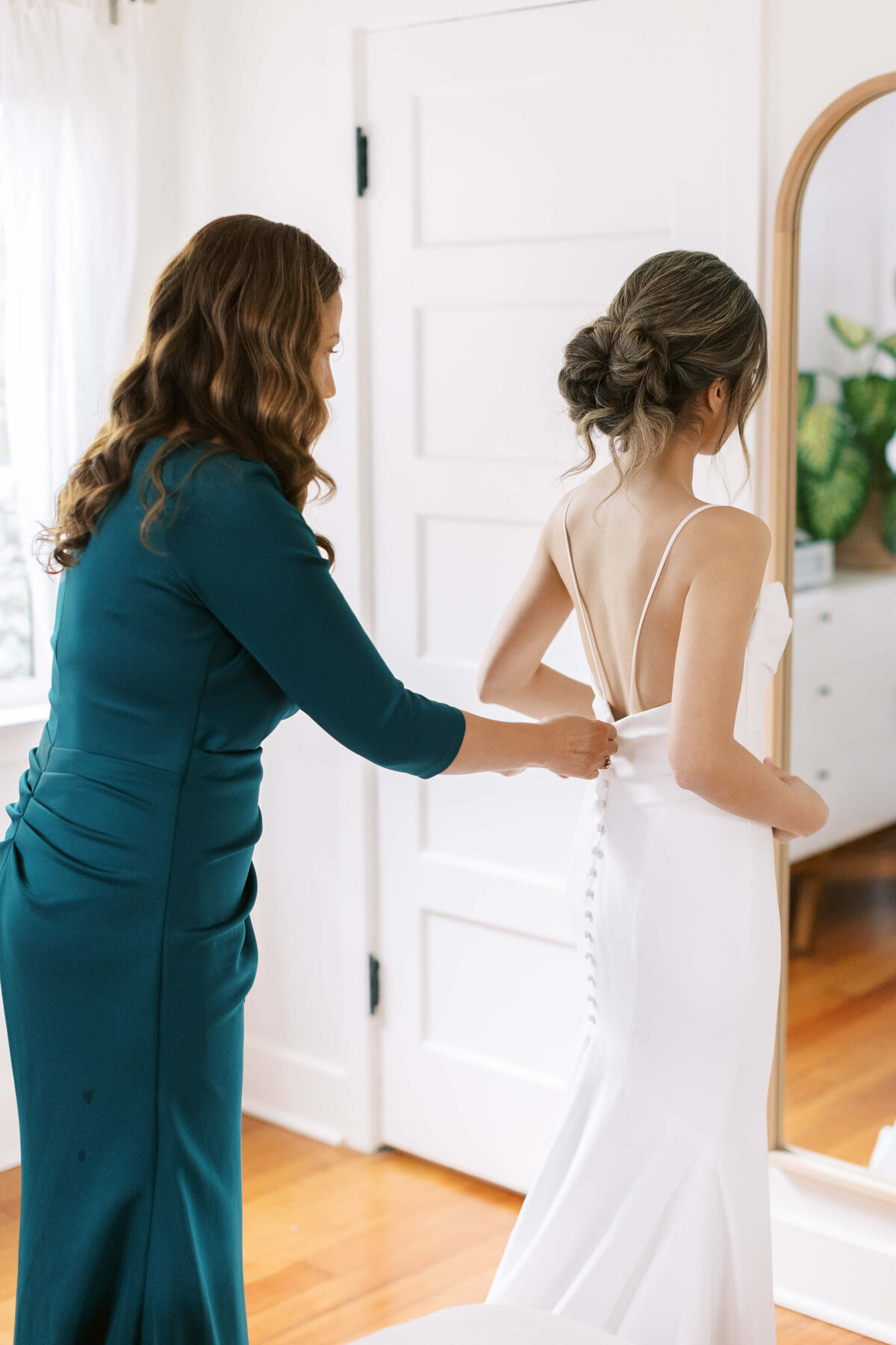 Villa-&-Vine-Wedding_Santa-Barbara-Wedding_Southern-California-Wedding-Photographer_Lisa-Leanne-Photography_10
