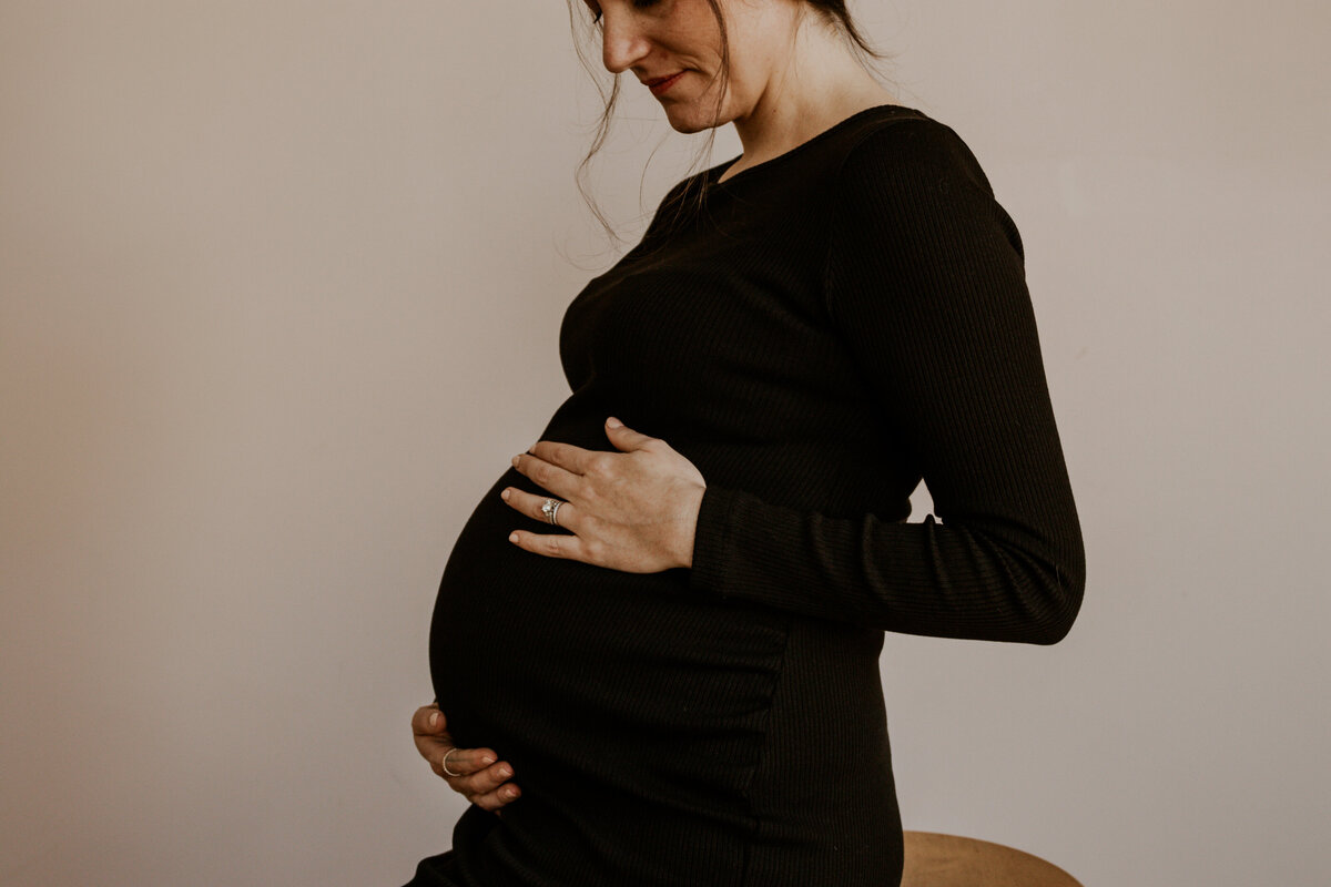 Tess and Zack Maternity_180