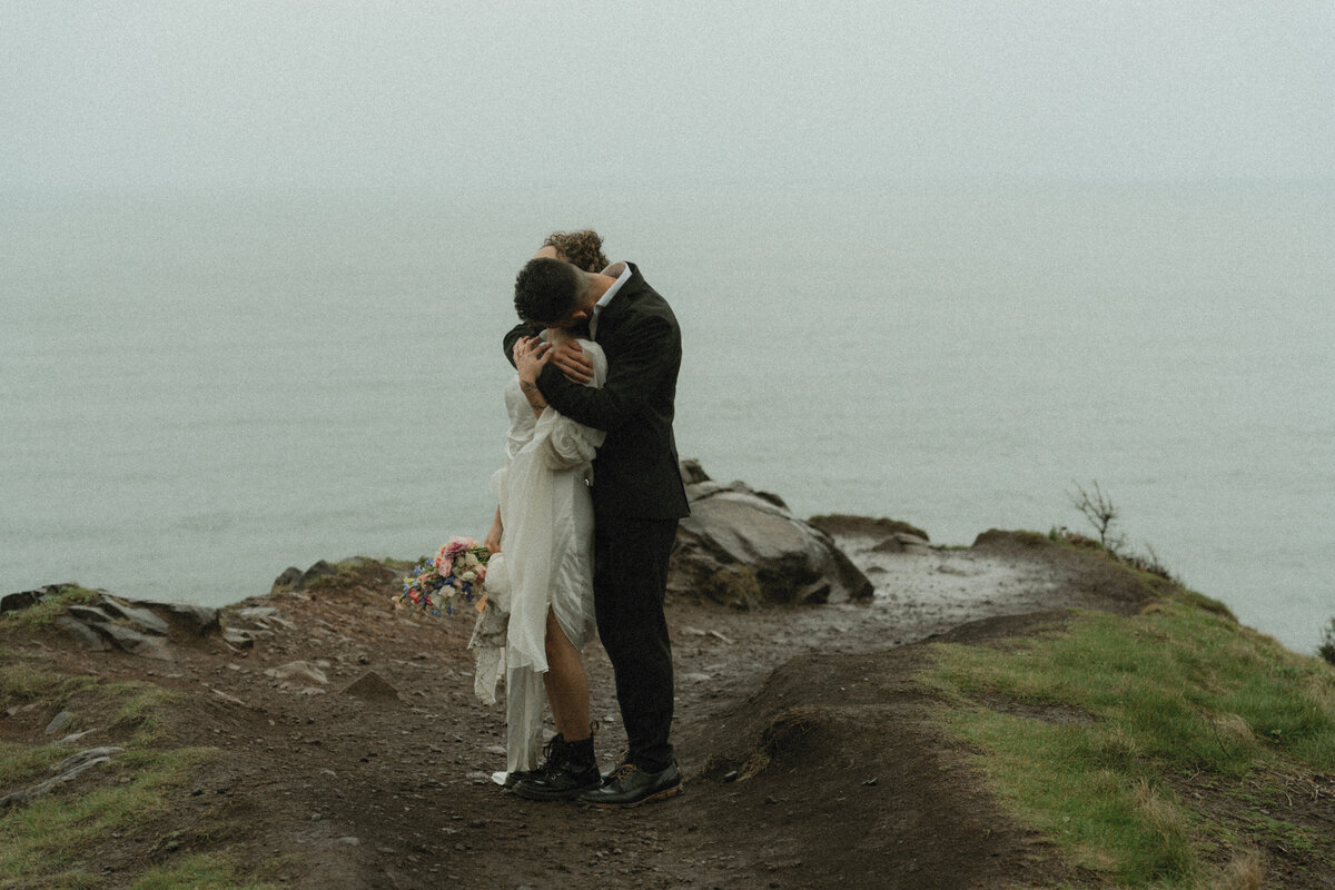 elopement oregon cliff - lizarrietaphotography-85