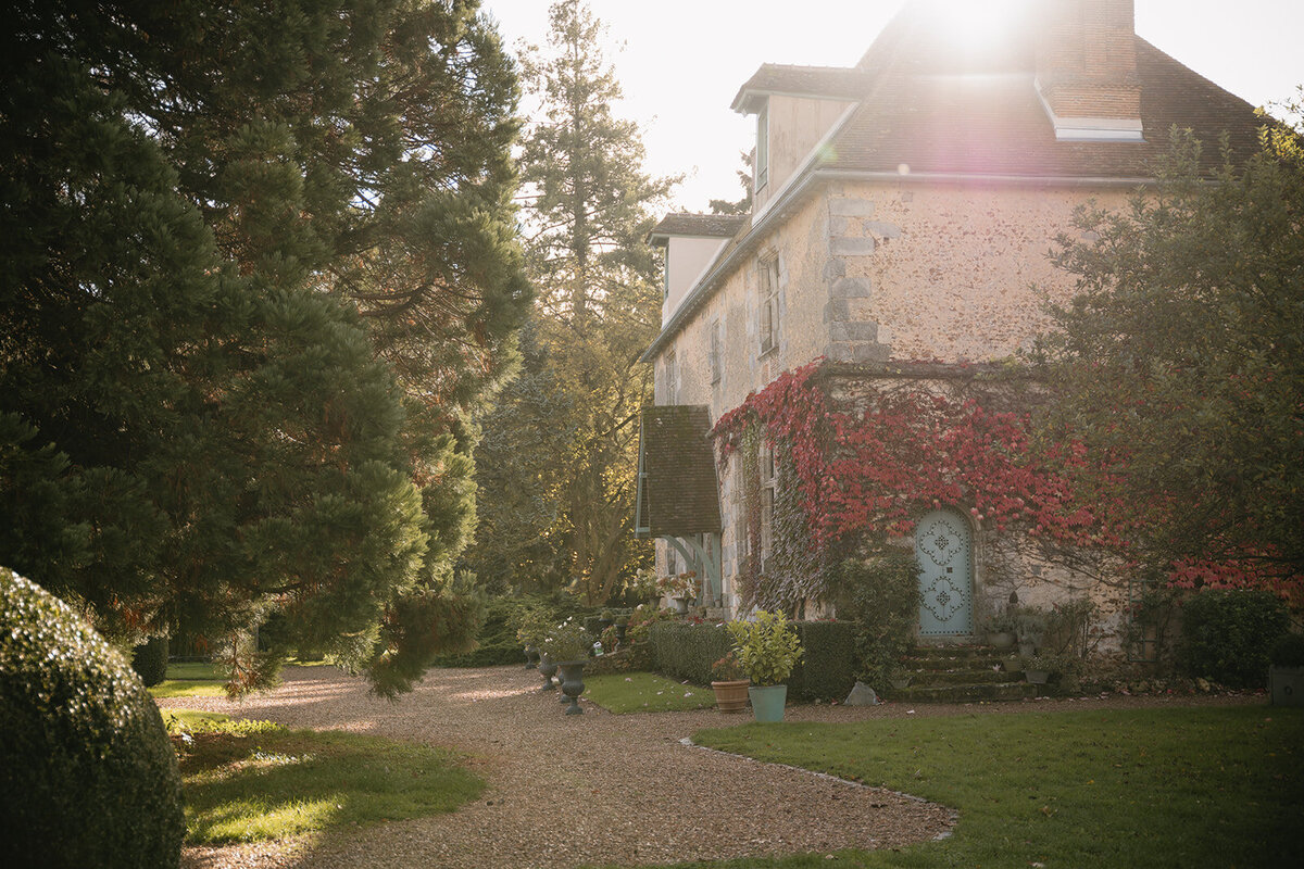 Wedding_Château _France_florist_trend _2025_maximalist_flowers_Capucineatelierfloral339