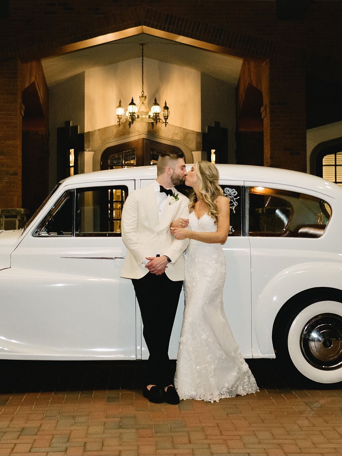 wedding-exit-car