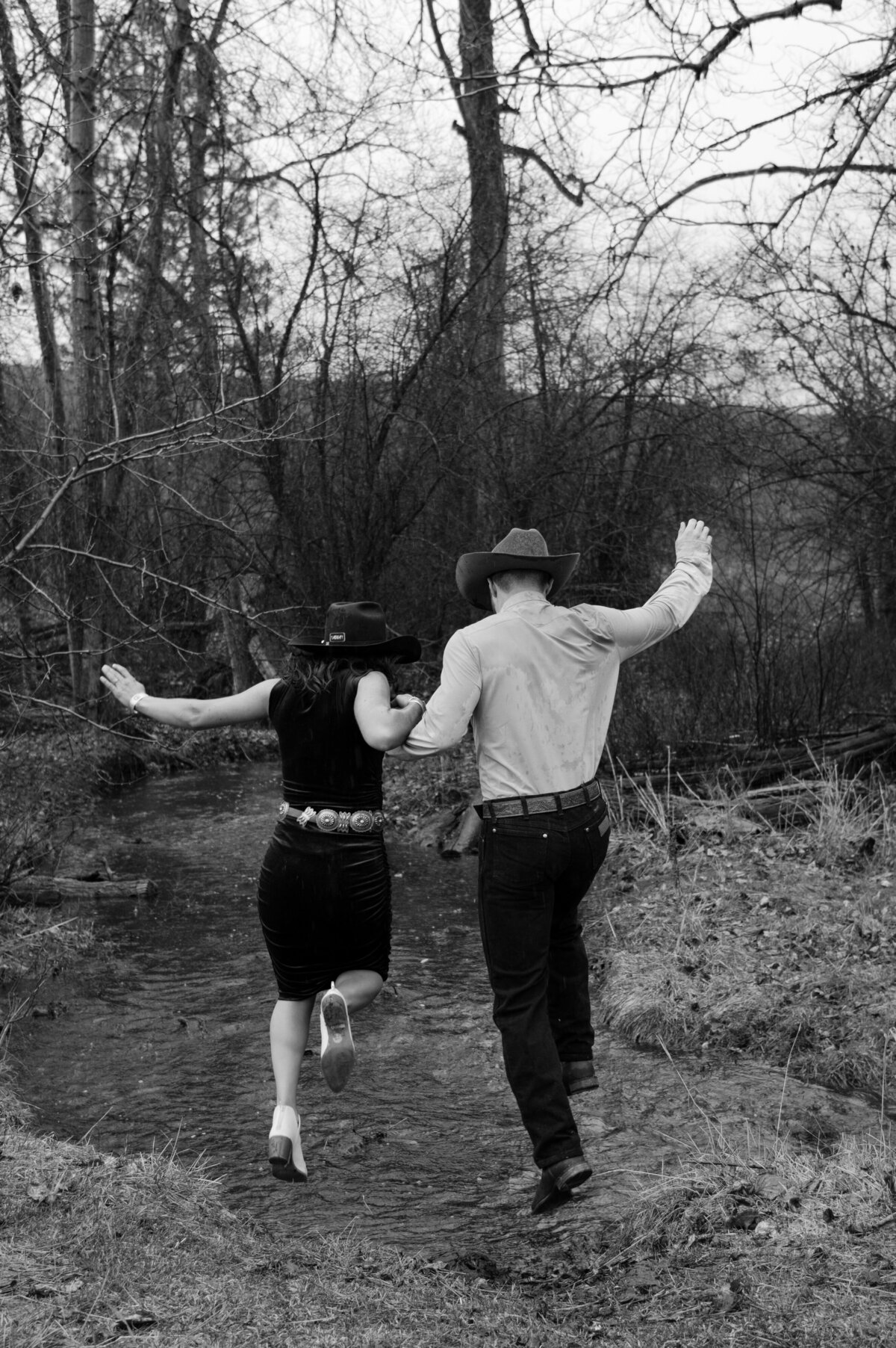 presley-gray-photo-montana-western-style-engagement-4556-2