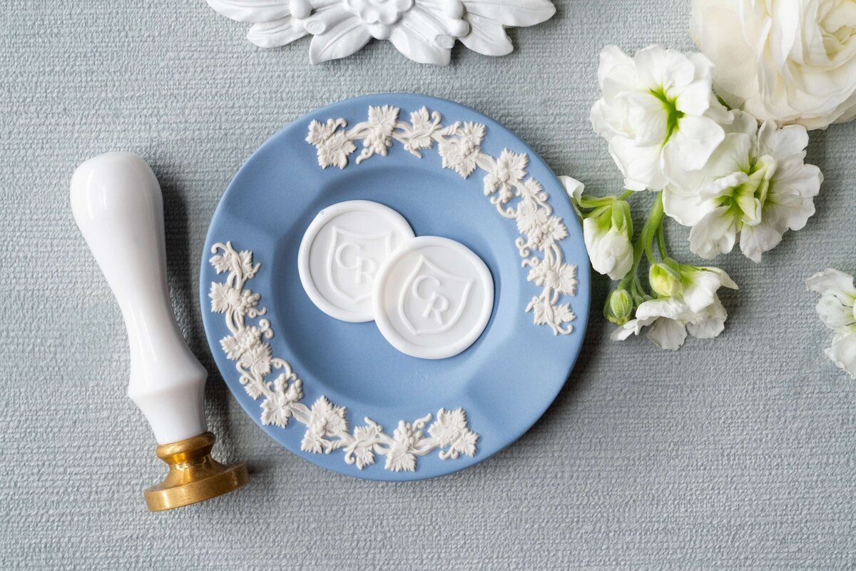 custom-white-wax-seals-wedding-invitations