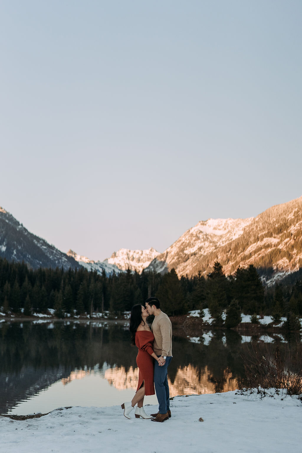 Joyce Li Photography Destination Wedding Elopement Engagement Lifestyle Portrait Photographer West Coast Seattle Washington California goldcreekpondengagement-65