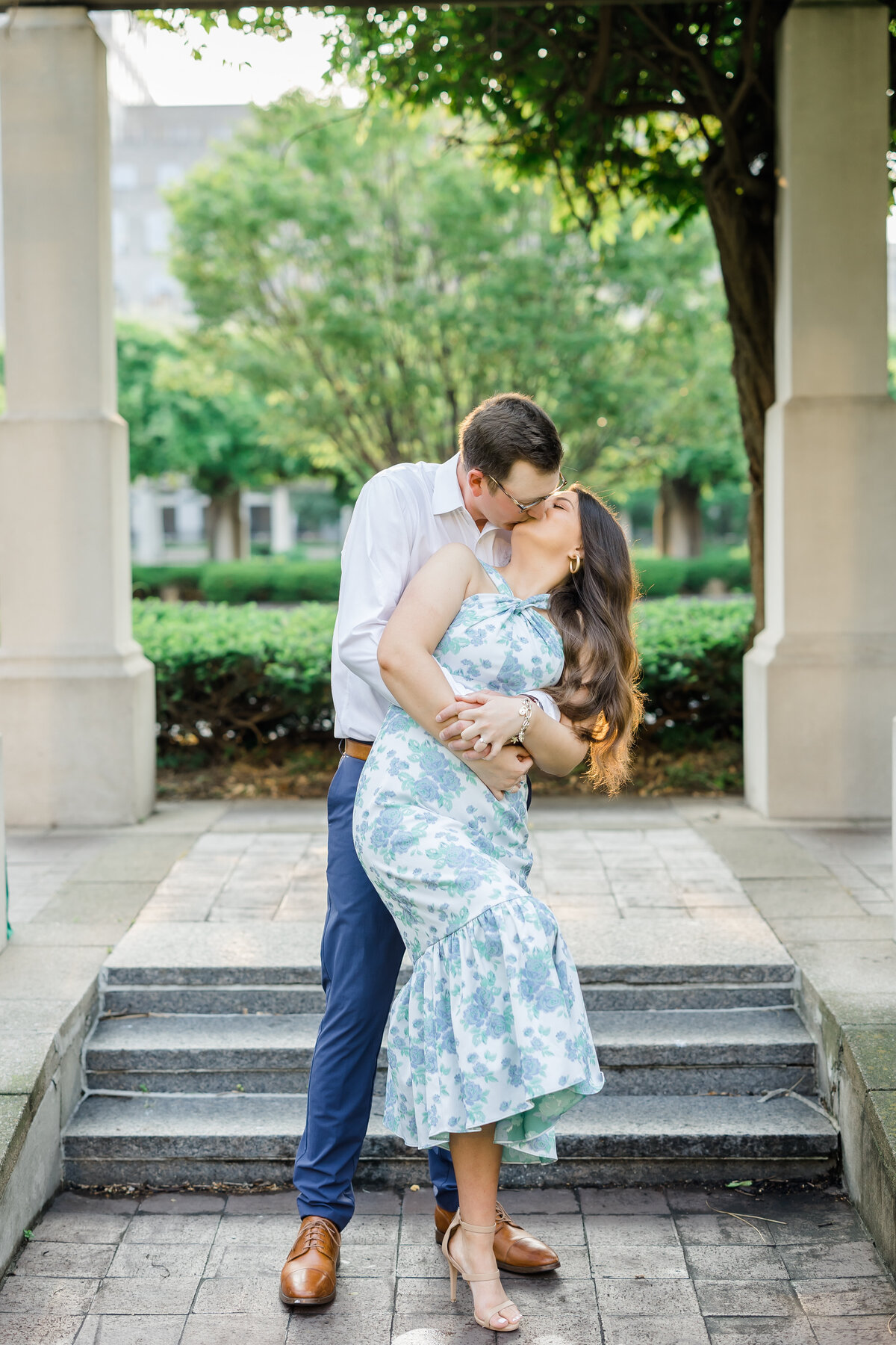 blysk-photography-cincinnati-wedding-photographer-liz-andrew-engagement-session-over-the-rhine129