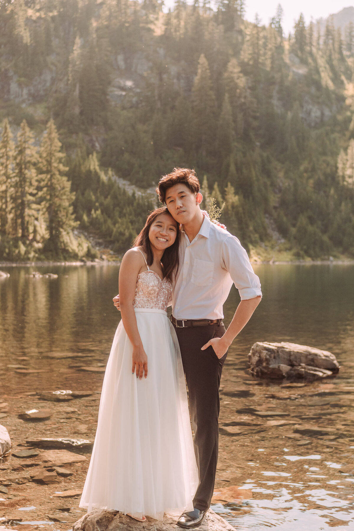 Joyce Li Photography Destination Wedding Elopement Engagement Lifestyle Portrait Photographer West Coast Seattle Washington California snowlakeengagement-12