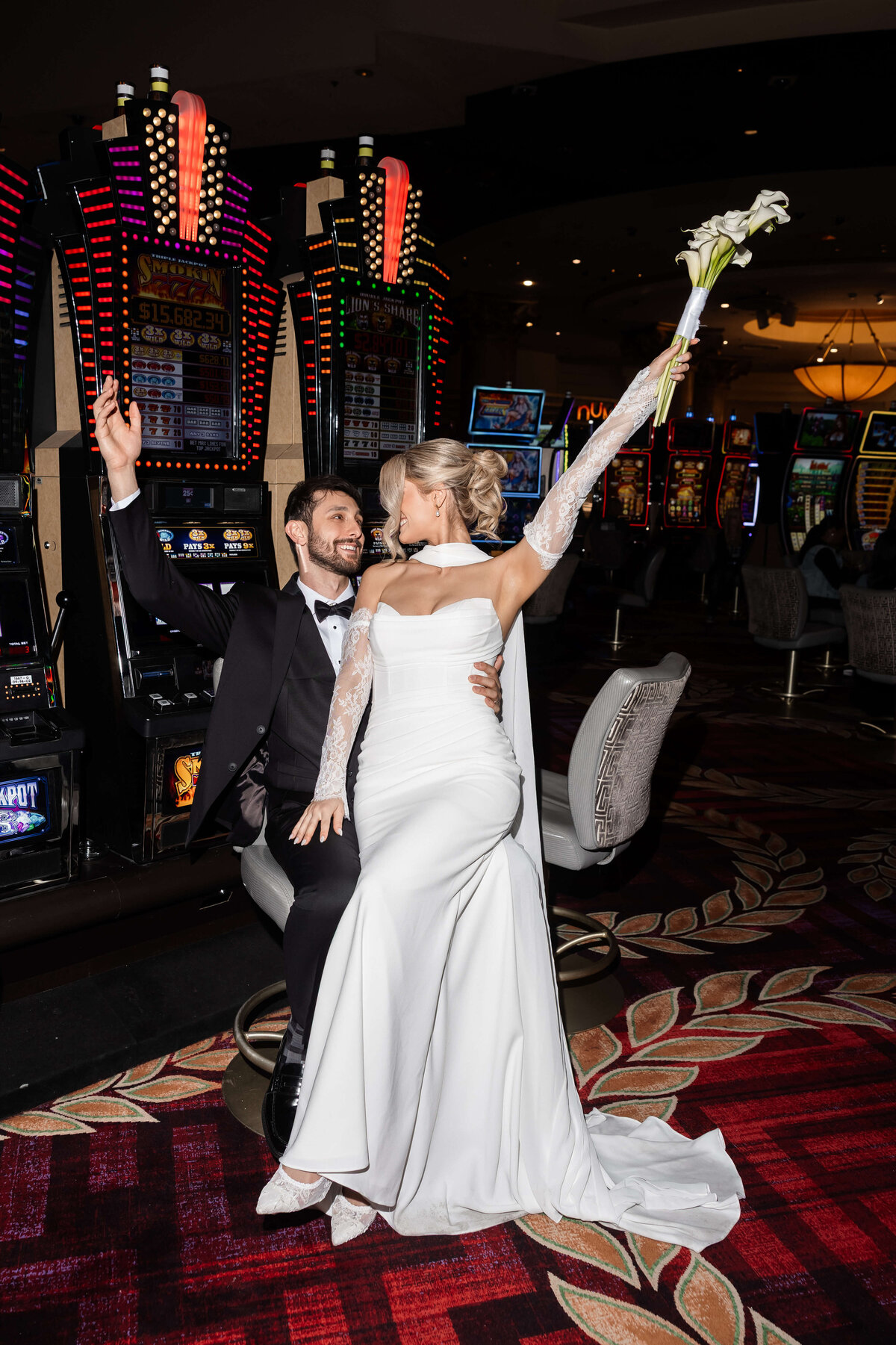 63_riskyexposure_maddie-noah_las-vegas-elopement-photography