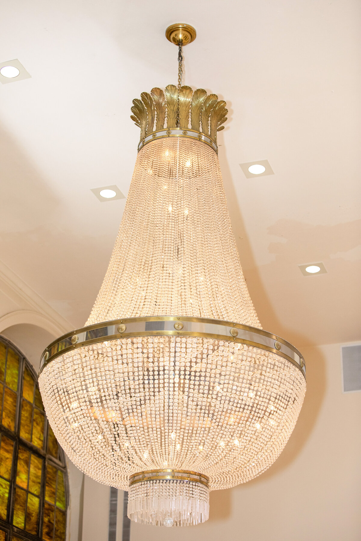 southern-exchange-ballroom-atlanta-wedding-grand-chandelier