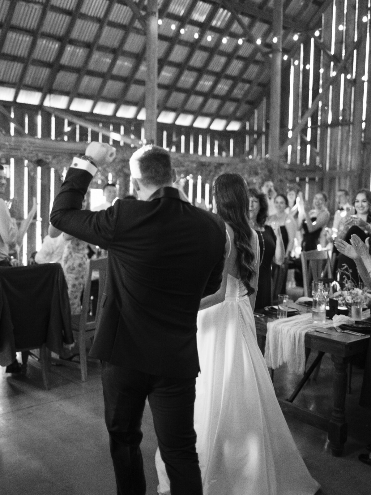 tin-roof-barn-wedding-best-washington-photographers-the-tenneys-31