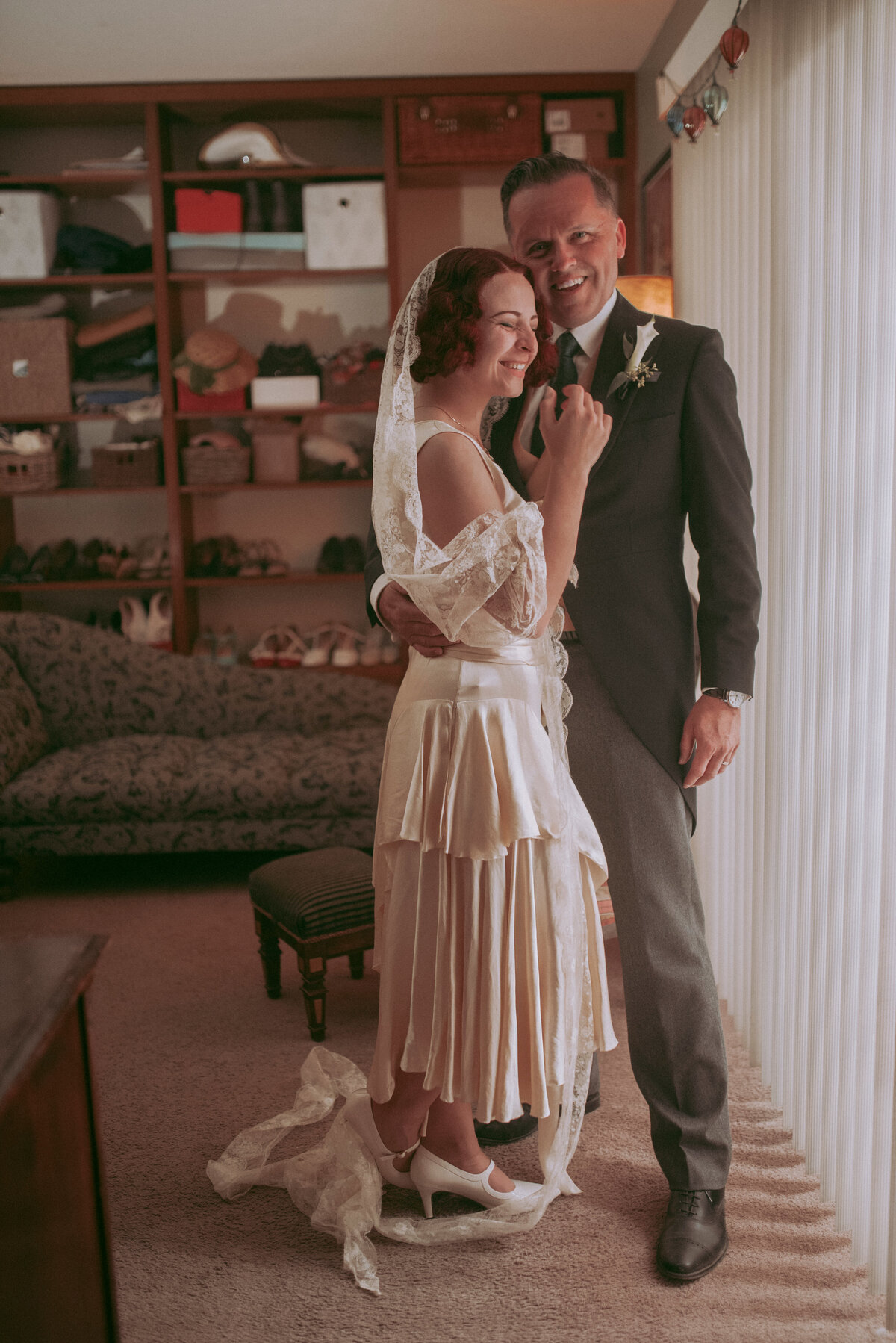 bride-and-groom-portraits-arizona-wedding-photographer-vintage-bride-diy-Iowa-wedding-Photographer-Playlife-Alaynna-Ann-Schwartz20230311_0606
