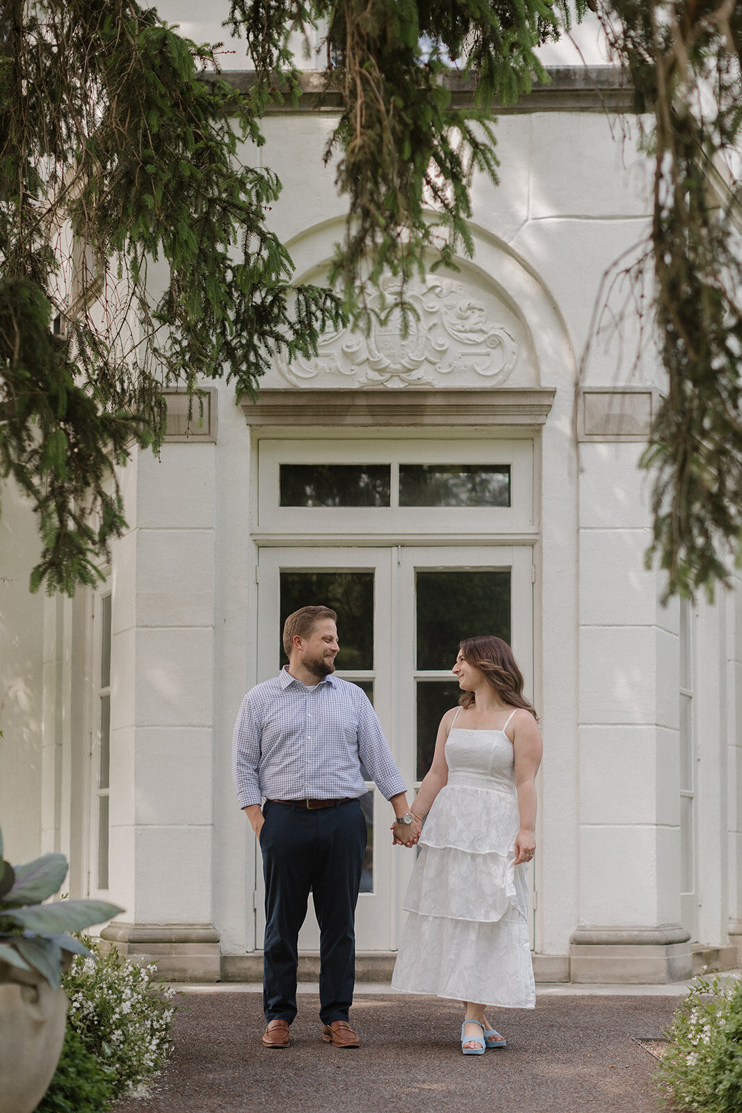 Indianapolis engagement photographer historic building photo